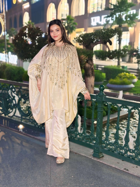 Ivroy kaftan set